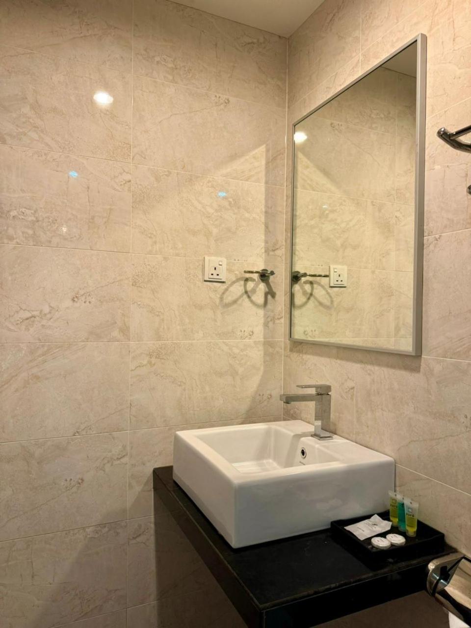 Chariton Hotel Nusa Bestari Johor Bahru Exterior photo