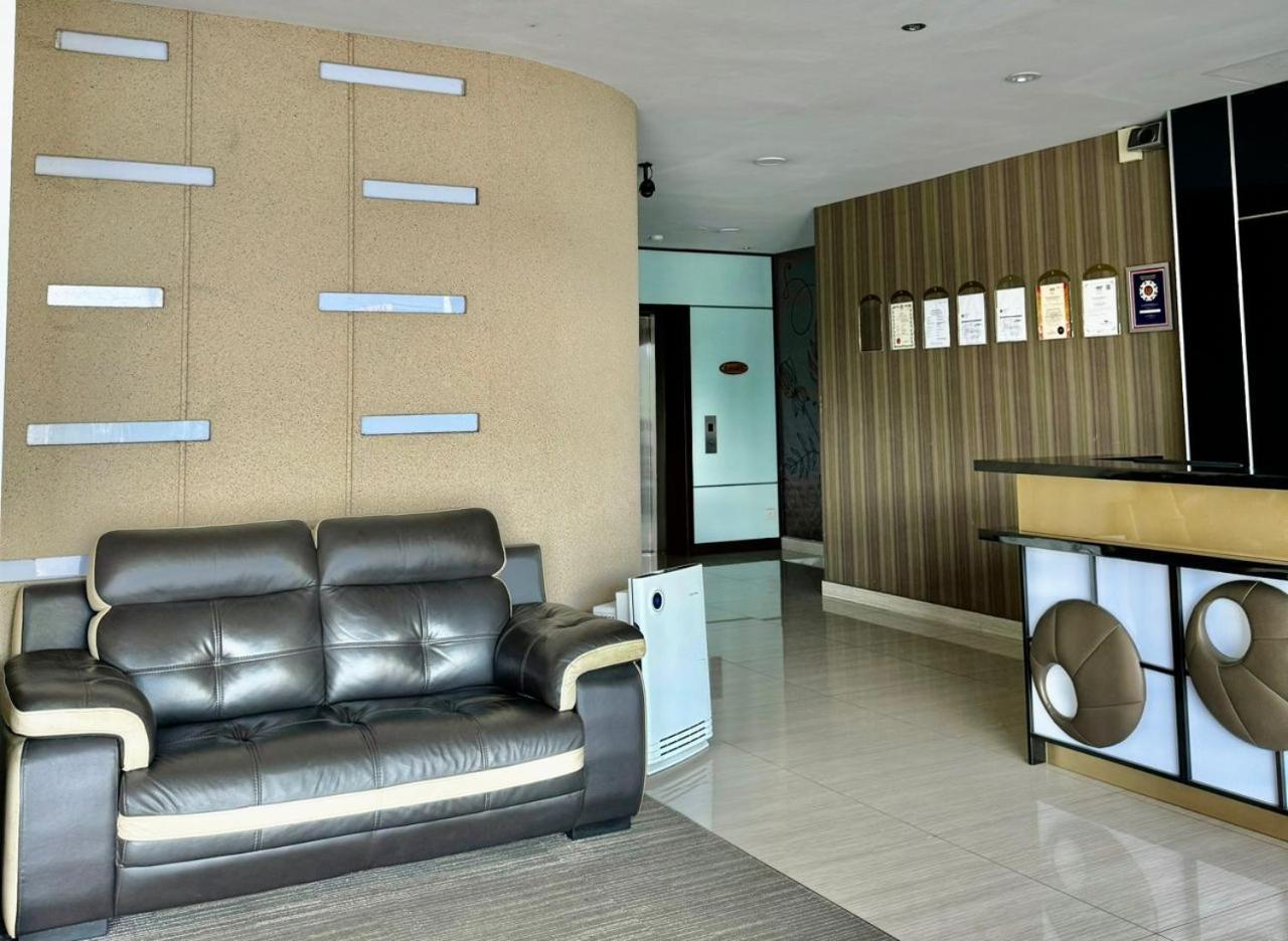 Chariton Hotel Nusa Bestari Johor Bahru Exterior photo
