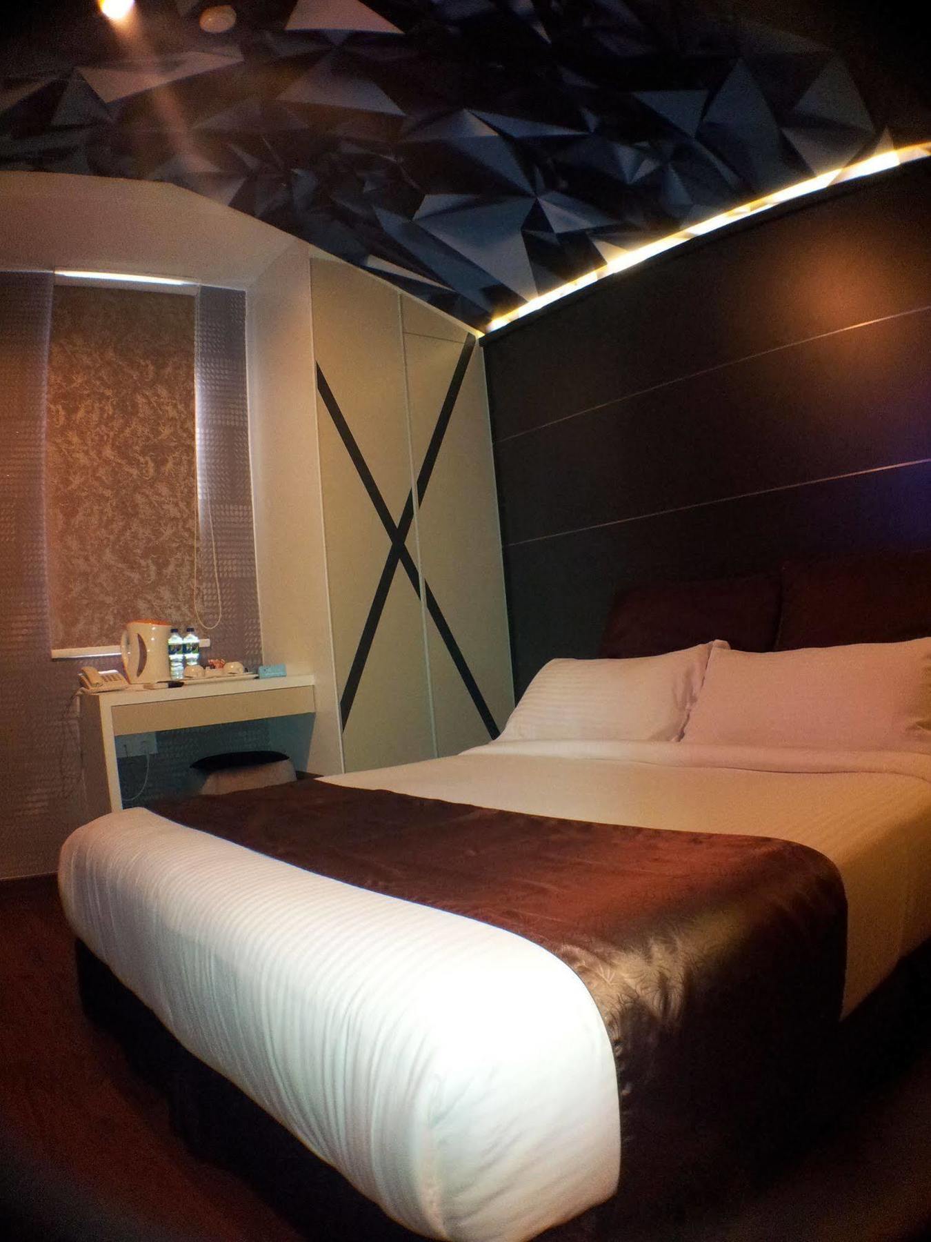 Chariton Hotel Nusa Bestari Johor Bahru Exterior photo