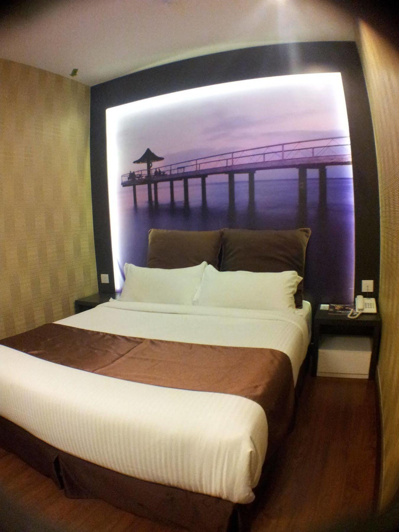 Chariton Hotel Nusa Bestari Johor Bahru Exterior photo