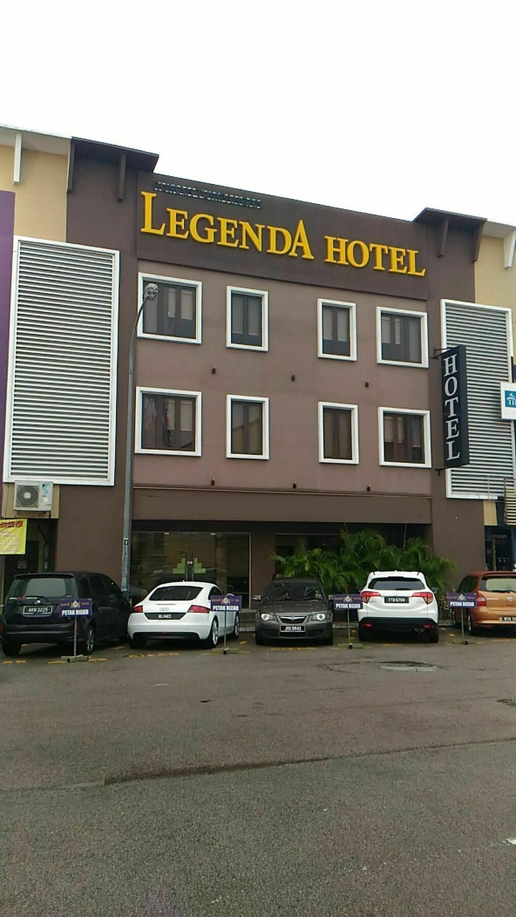Chariton Hotel Nusa Bestari Johor Bahru Exterior photo